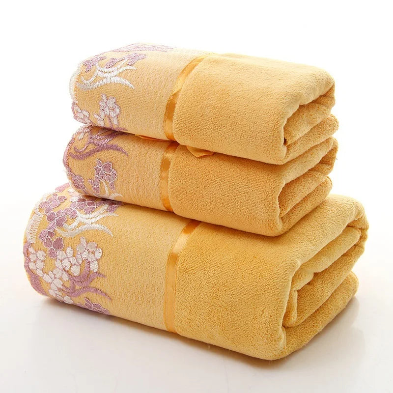 3-Piece Lace Border Embroidered Towel Set